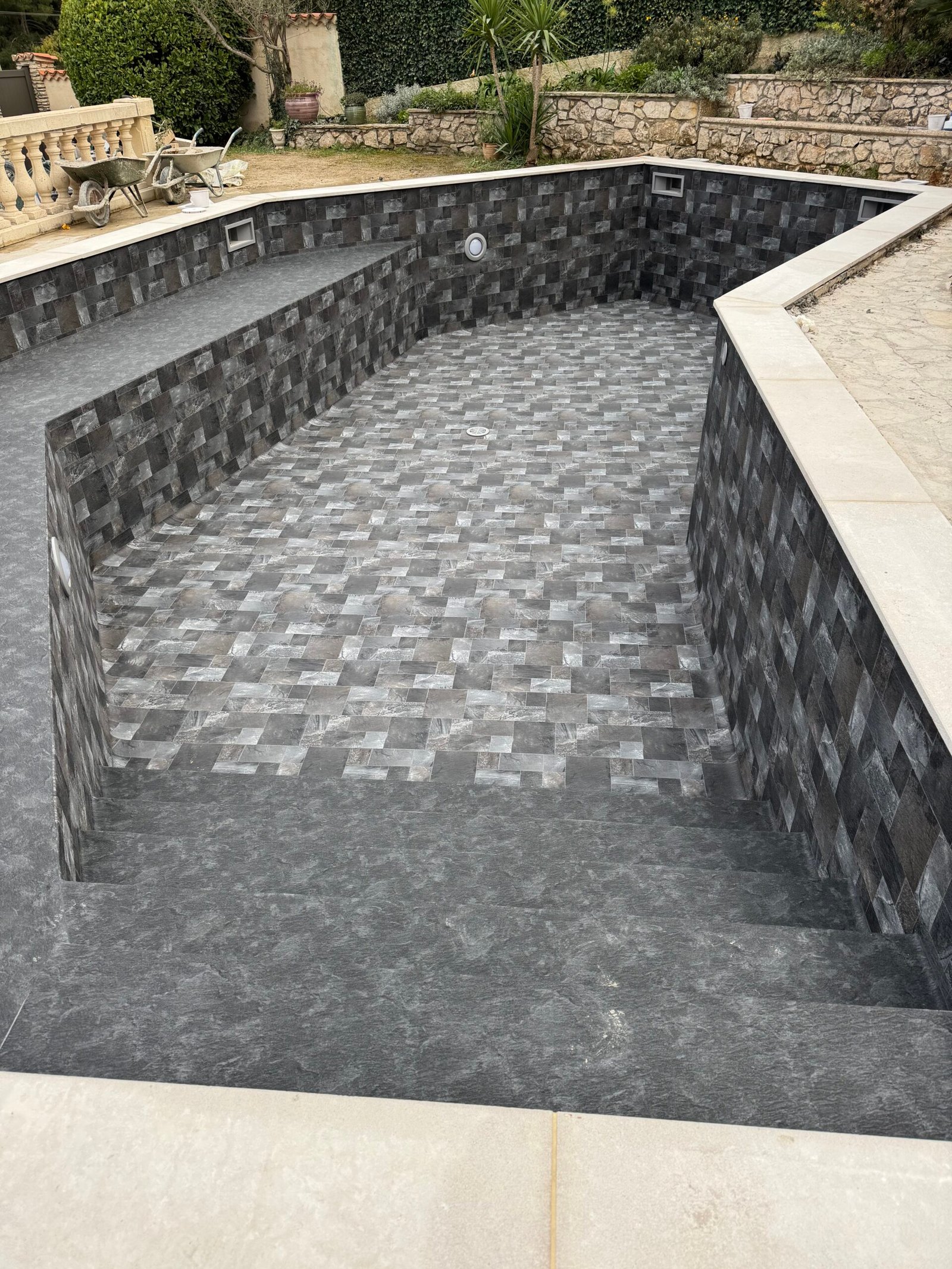 pose pvc armé Aquasense signature brown basalt à Aubagne